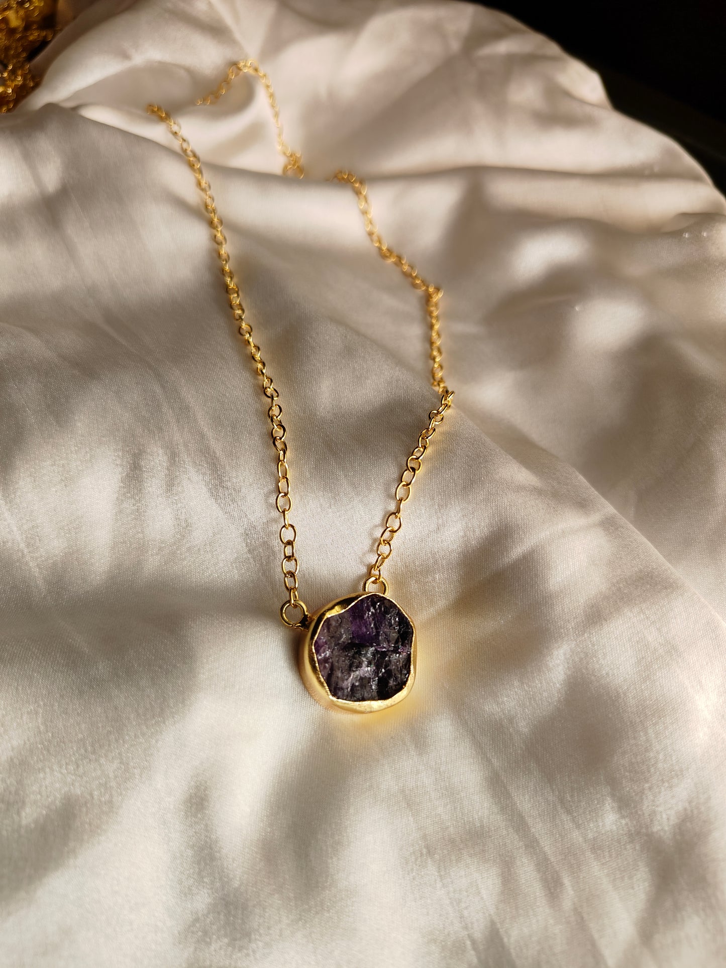 Violetta Pendant Chain