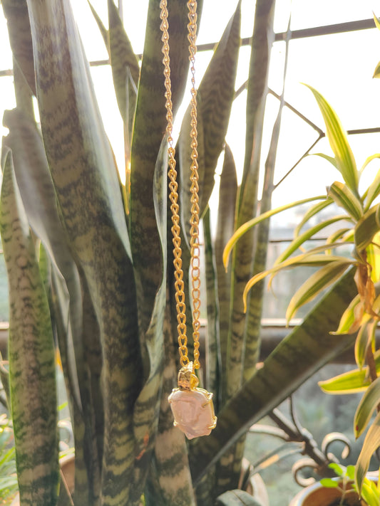 Laila Pendant Necklace