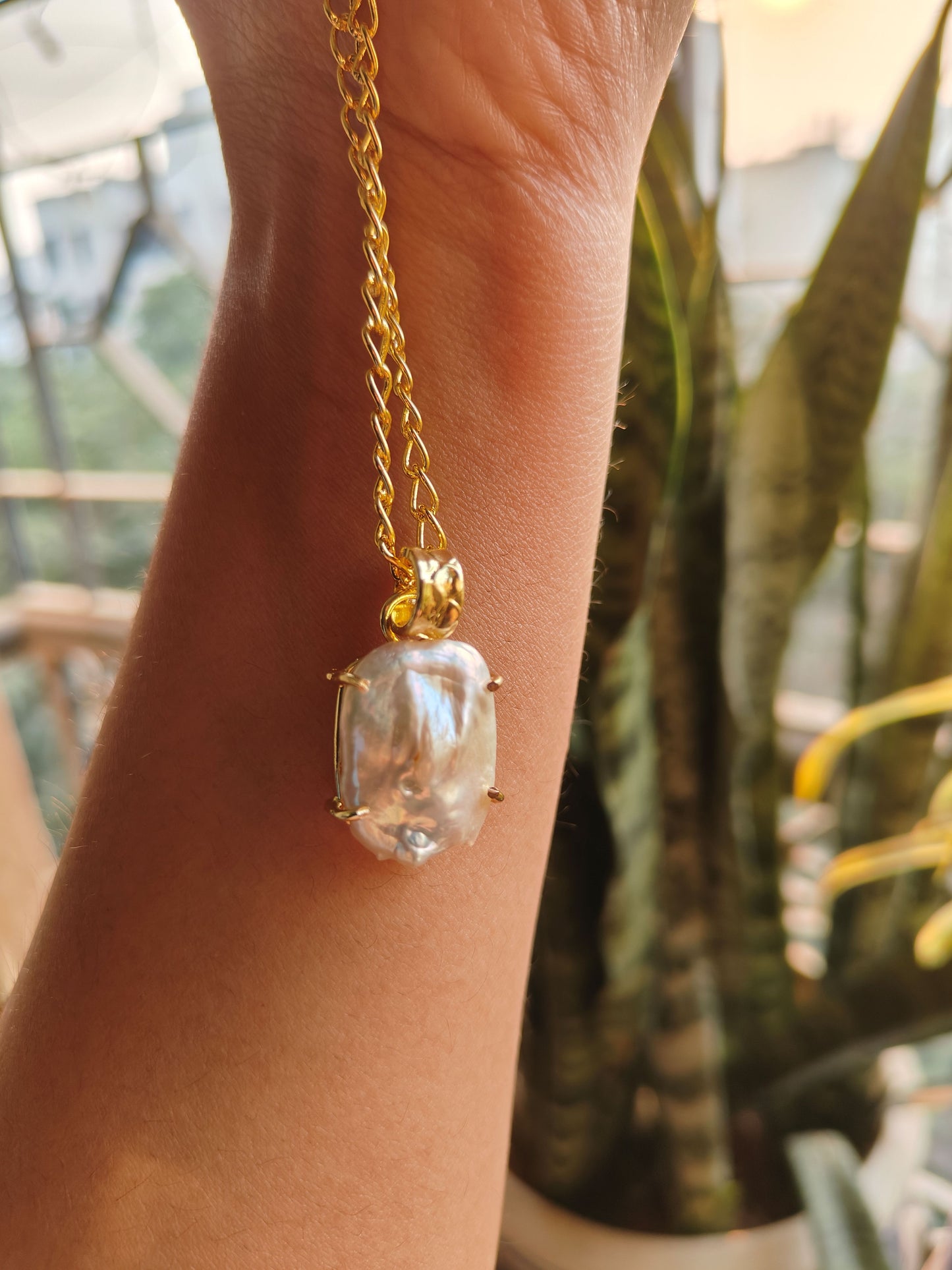 Laila Pendant Necklace